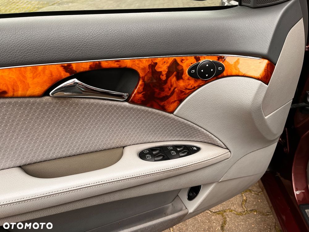 Mercedes-Benz Klasa E - 23