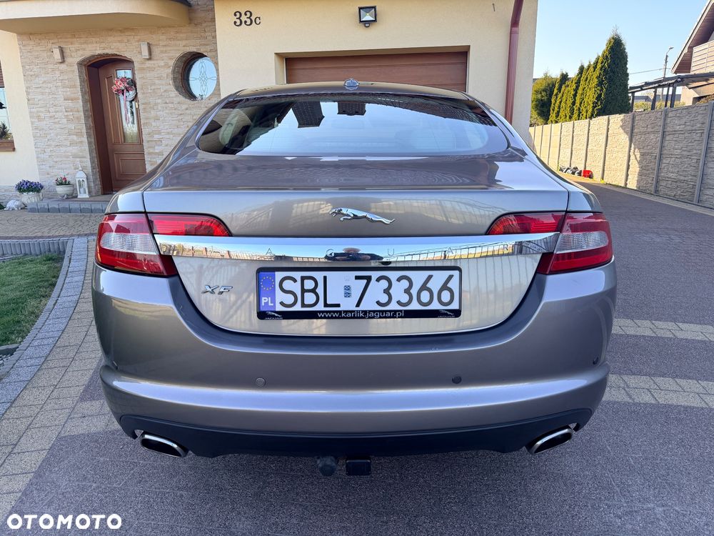 Jaguar XF 2.7 V6 Premium Luxury - 13