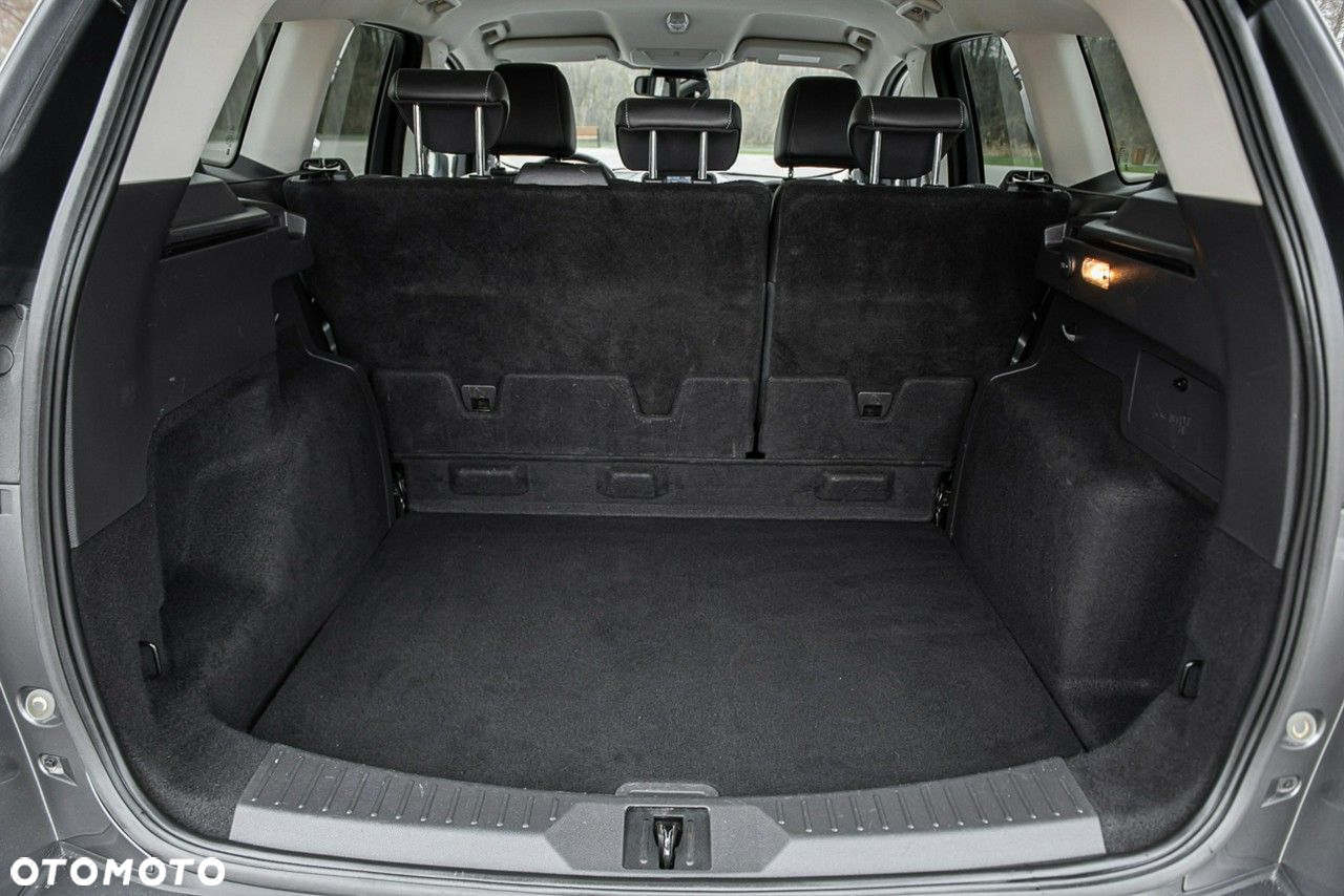 Ford Kuga - 26