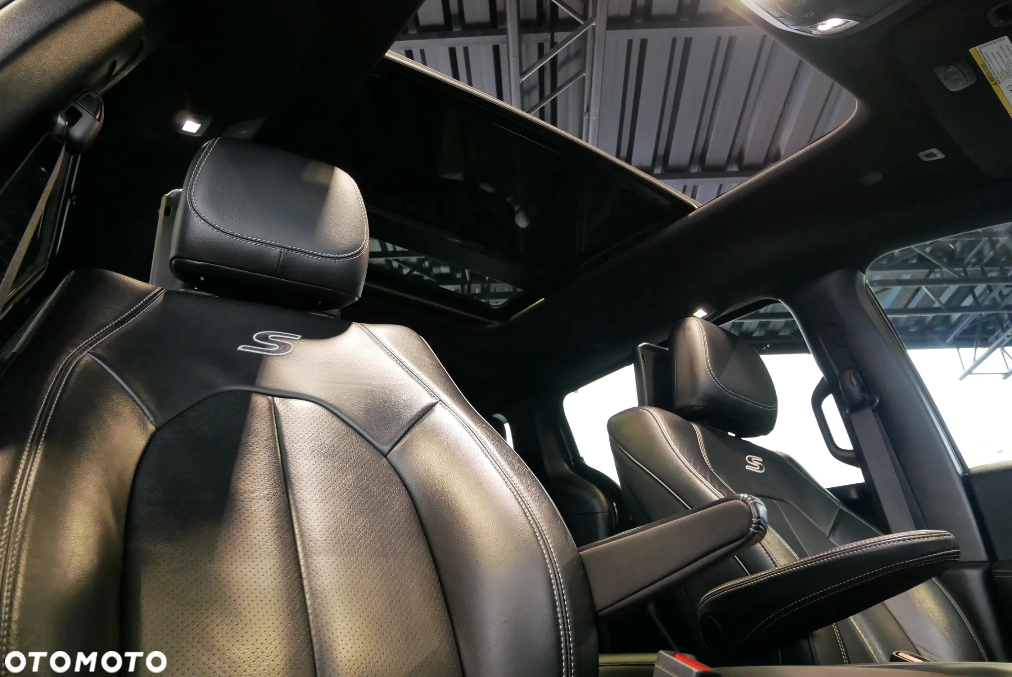 Chrysler Pacifica - 30