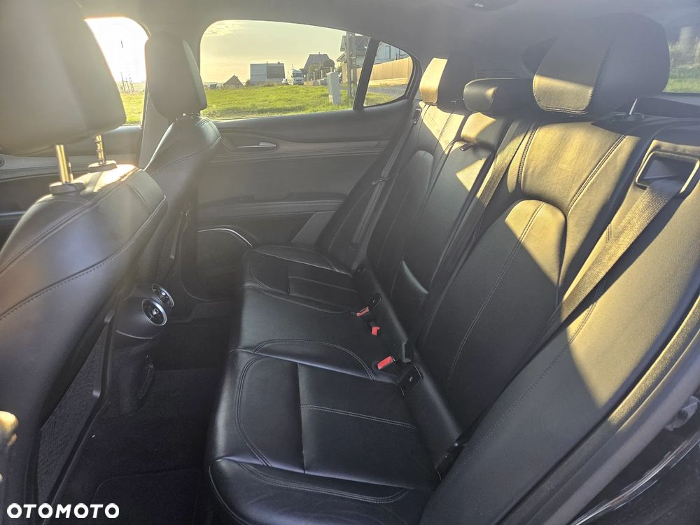 Alfa Romeo Stelvio 2.0 Turbo 16V AT8-Q4 Lusso - 13