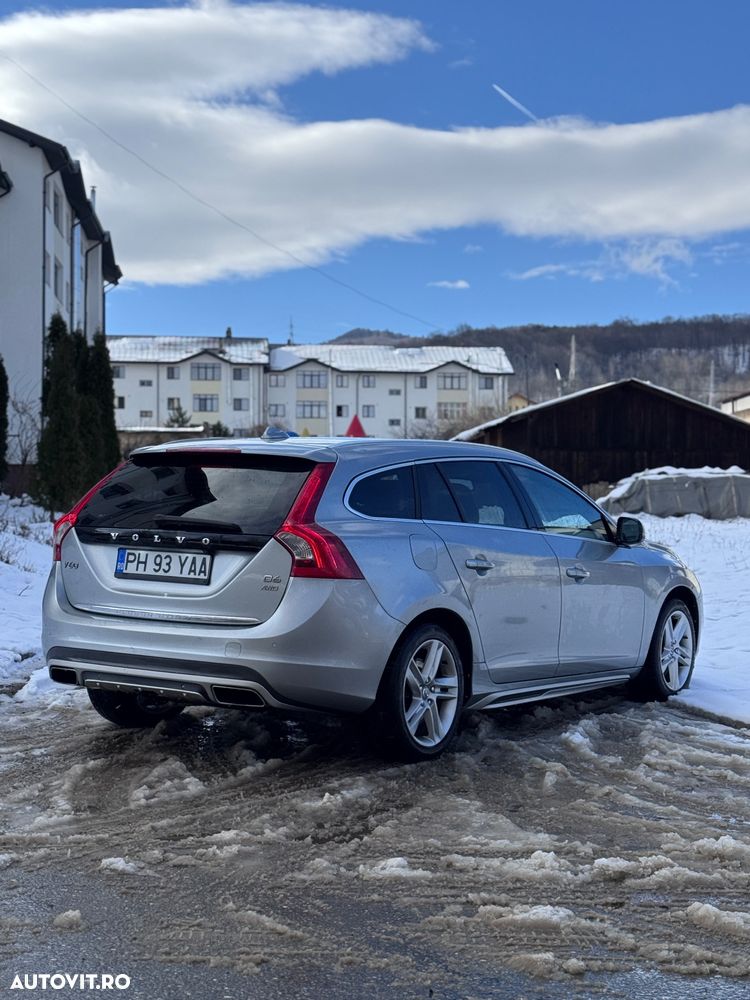 Volvo V60 D5 AWD Basic - 3