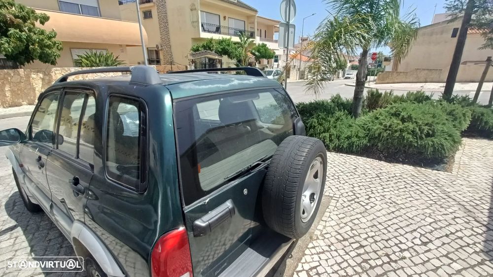 Suzuki Grand Vitara Metal Top 2.0 TDi - 12
