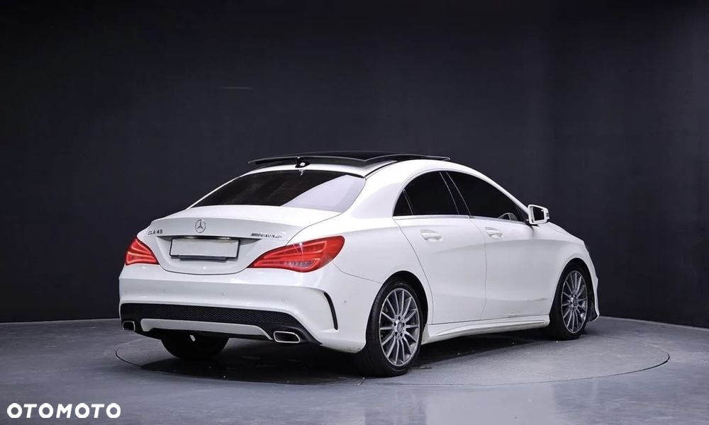Mercedes-Benz CLA 250 4Matic 7G-DCT AMG Line - 3