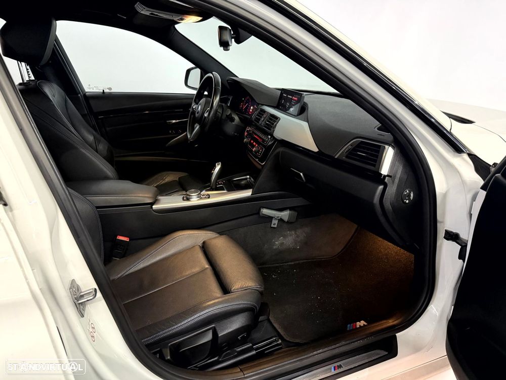 BMW 318 i Pack M Auto - 41