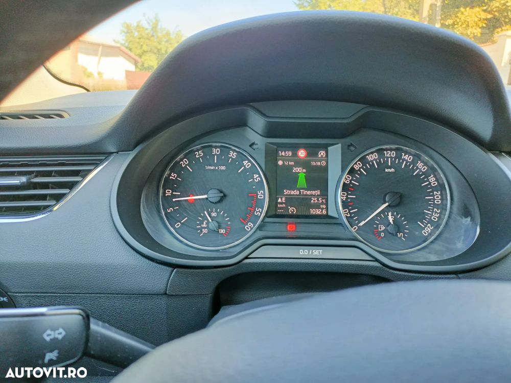 Skoda Octavia 2.0 TDI ELEGANCE - 6