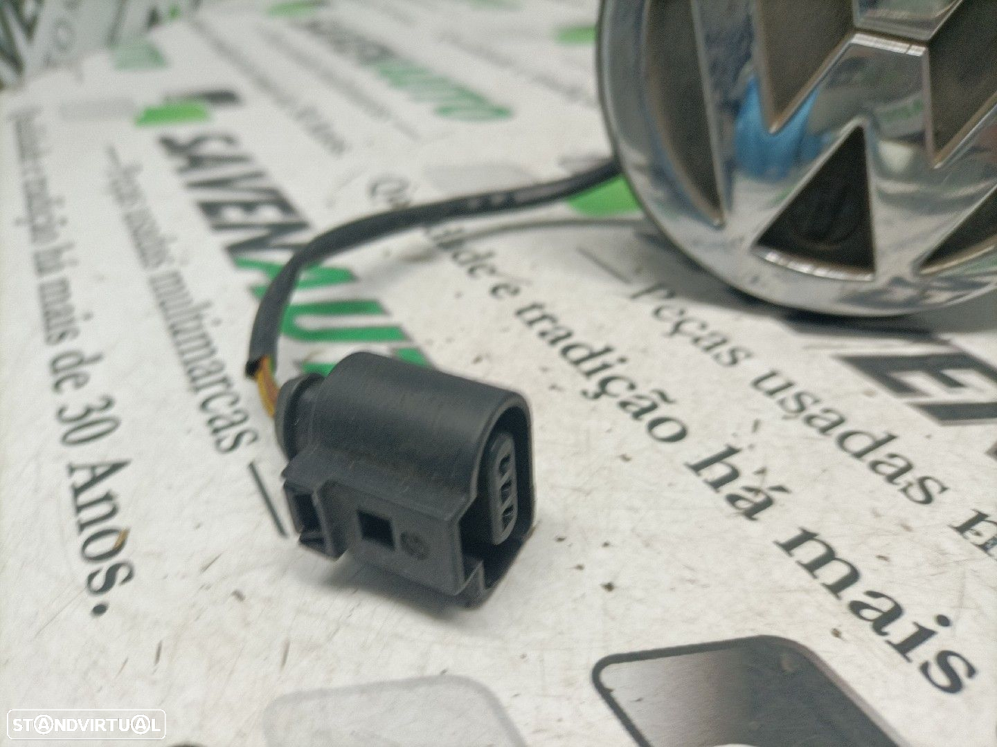 Interruptor / Switch / Botão Da Mala Volkswagen Golf Iv (1J1) - 2