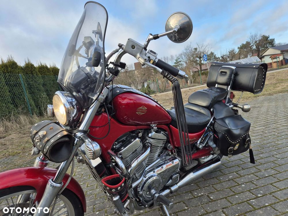 Suzuki Intruder - 10