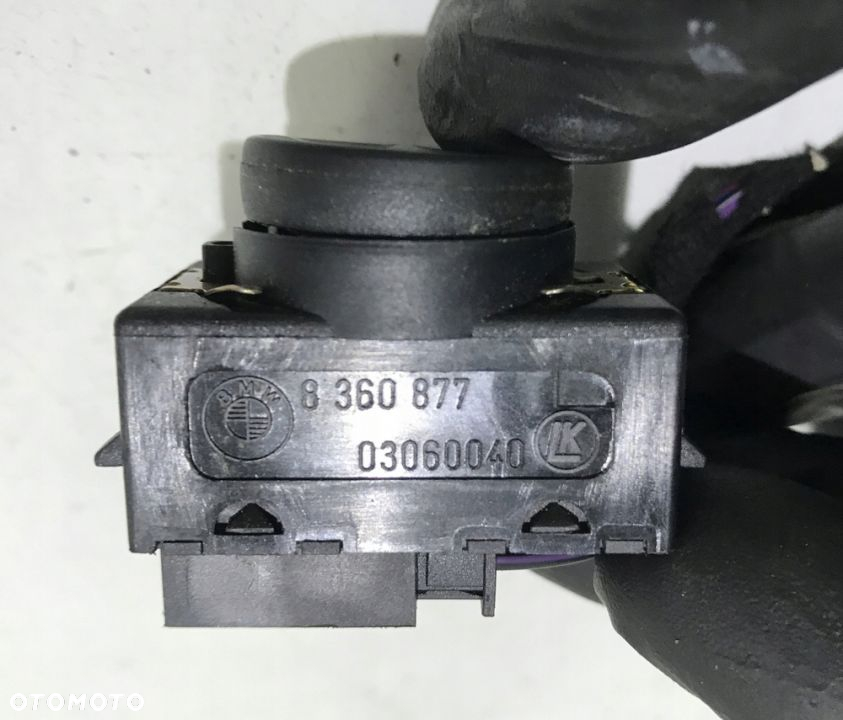 PRZYCISK POMPOWANIA OPARCIA FOTELA R 8360877 BMW - 2