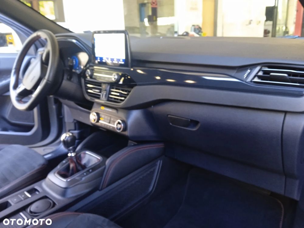 Ford Kuga 2.0 EcoBlue Hybrid ST-LINE X - 18