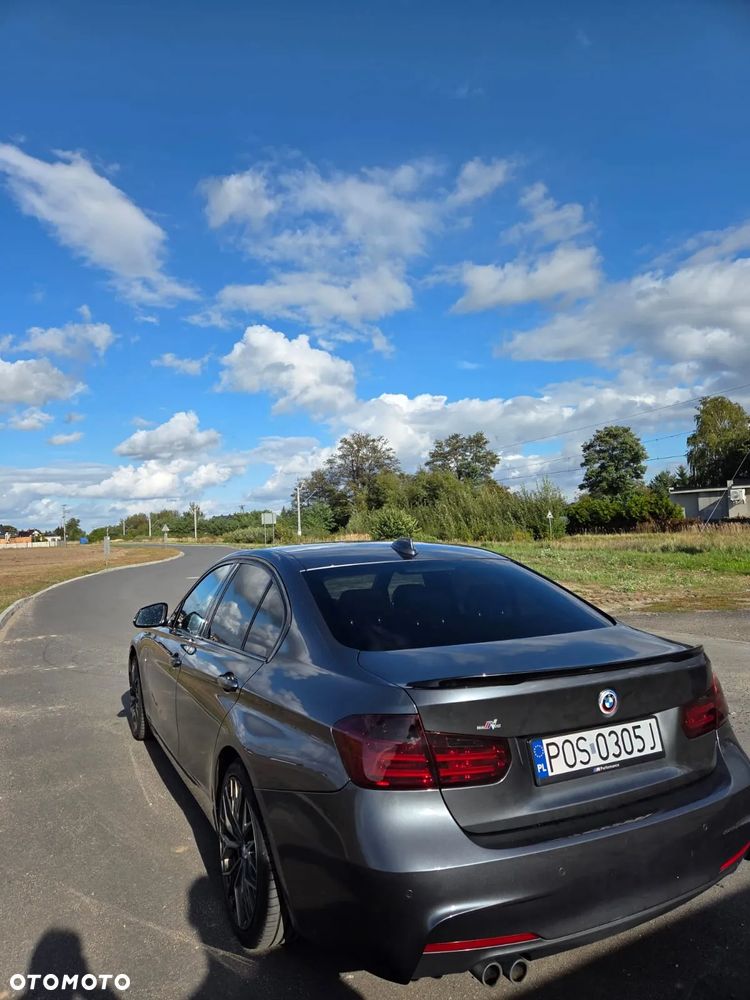 BMW Seria 3 330d Sport Line - 3