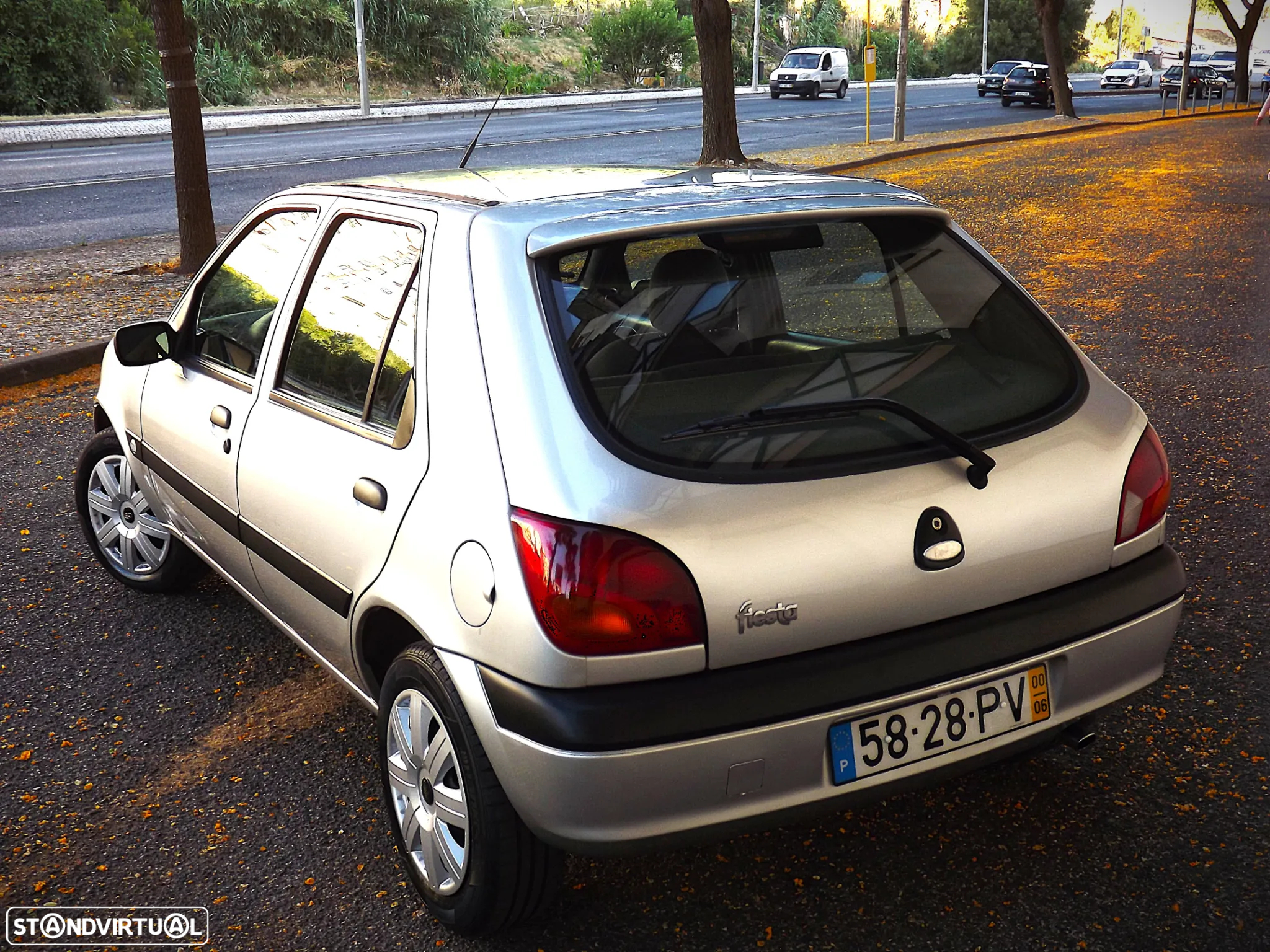 Ford Fiesta 1.25 Techno - 14