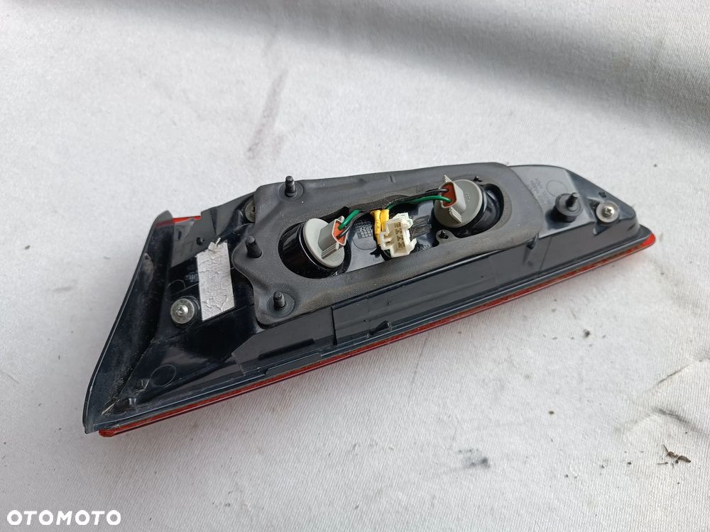 LAMPA TYŁ TYLNA LEWA W KLAPE HYUNDAI I20 II - 4