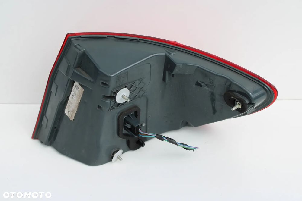 Lampa tylna prawa tył  prawy stan BDB OE BMW F10 2013r - 13