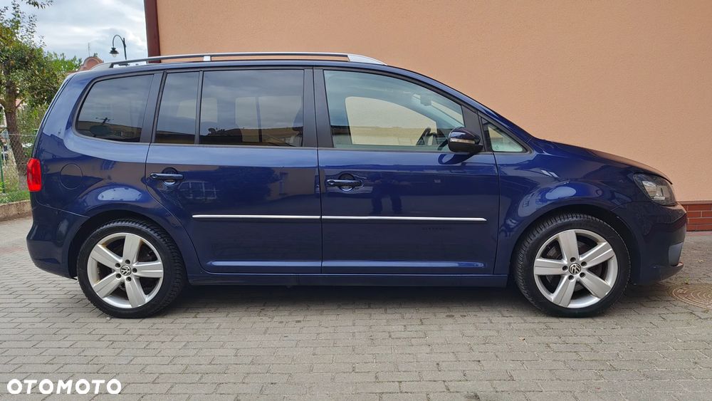 Volkswagen Touran - 11