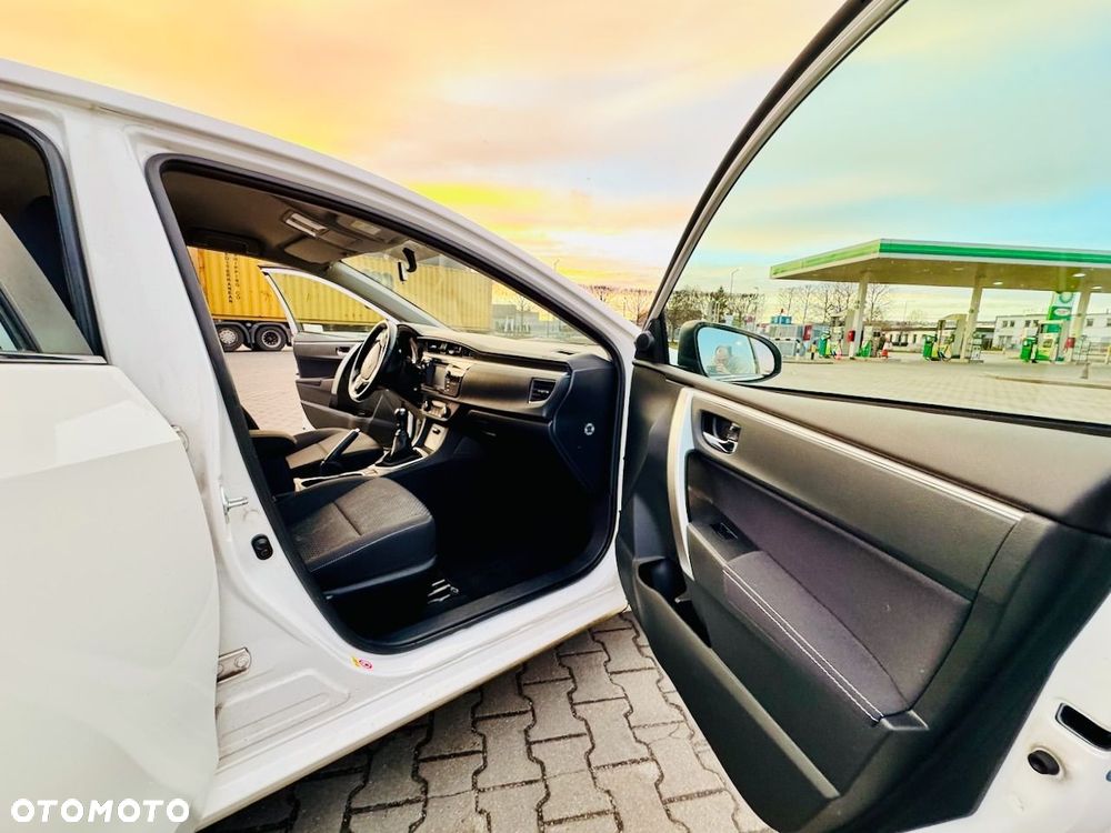 Toyota Corolla 1.6 Premium - 22