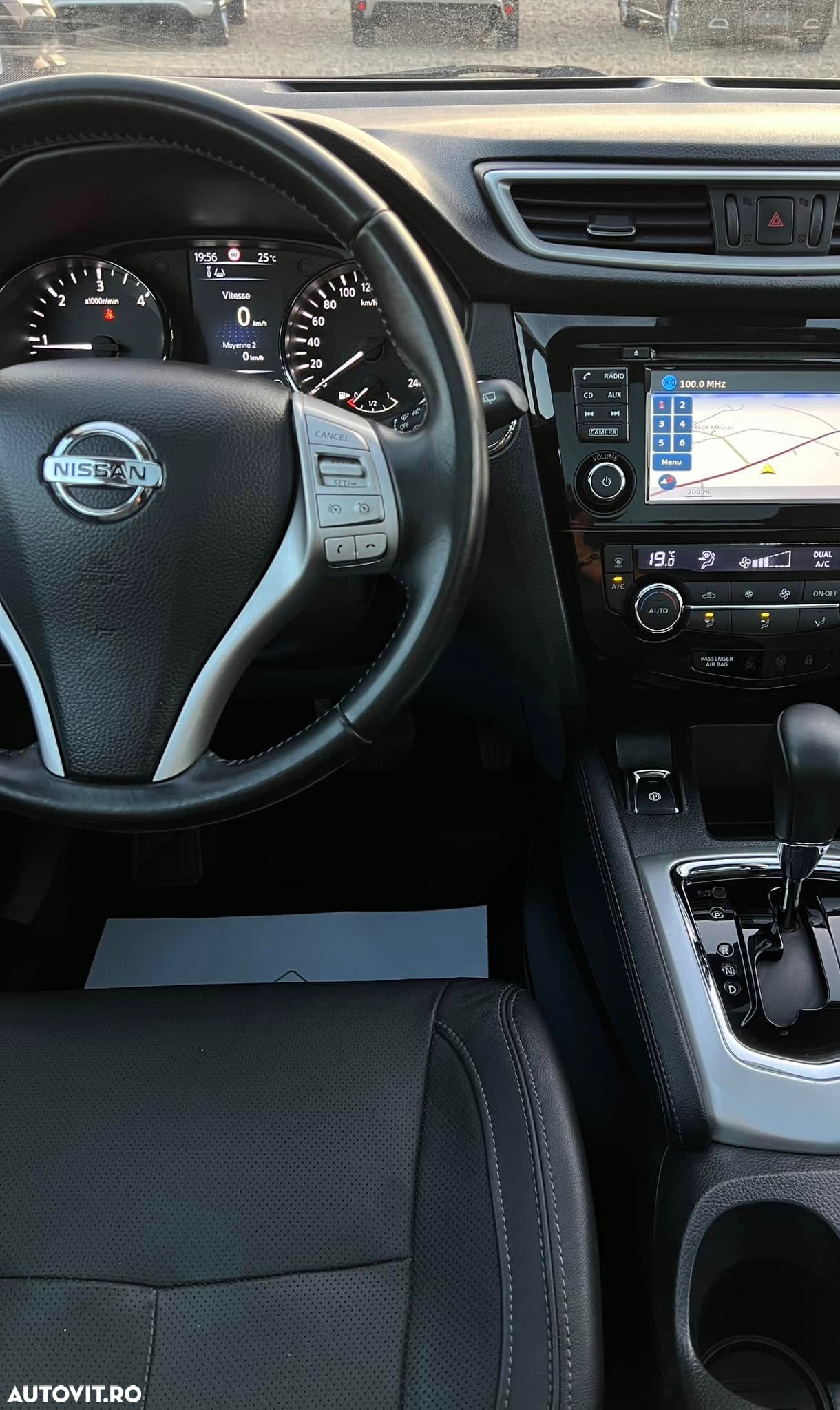 Nissan Qashqai 1.6 DCI Xtronic TEKNA - 11