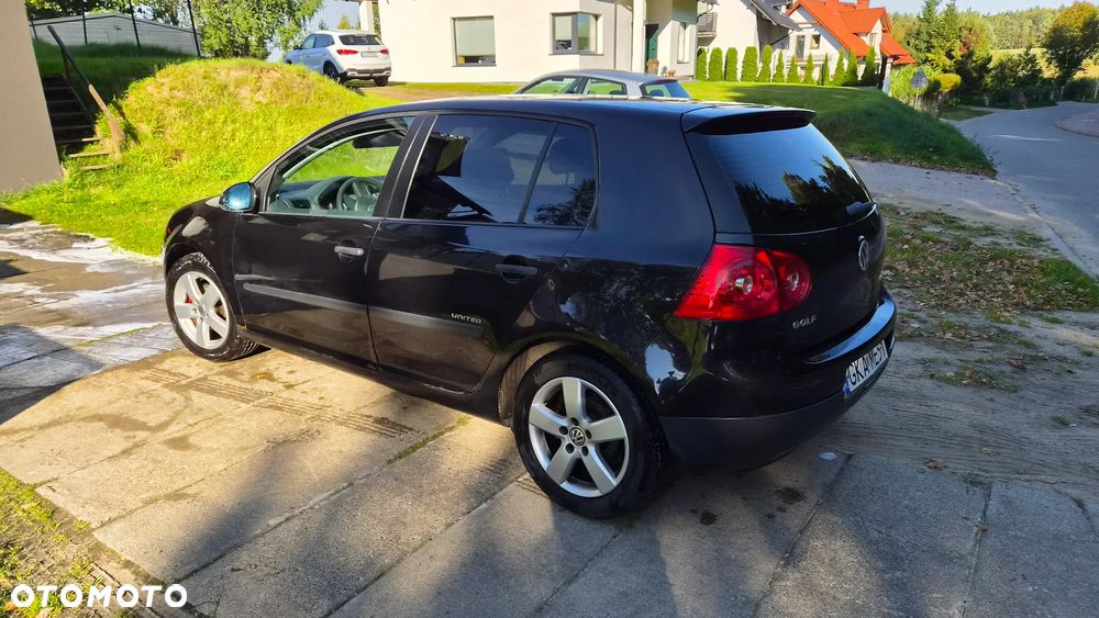 Volkswagen Golf - 5