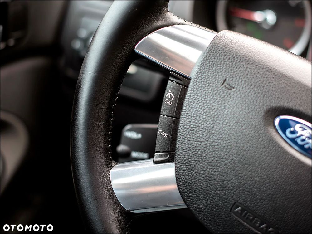 Ford Kuga - 19