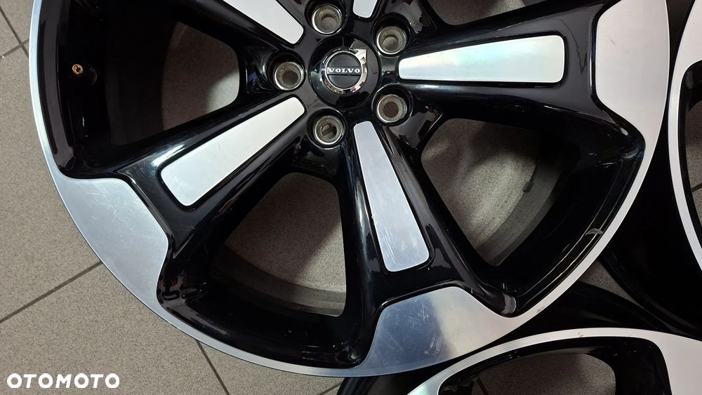 Felgi Aluminiowe 20 Volvo XC 40 5x108 ET 50.5 - 12