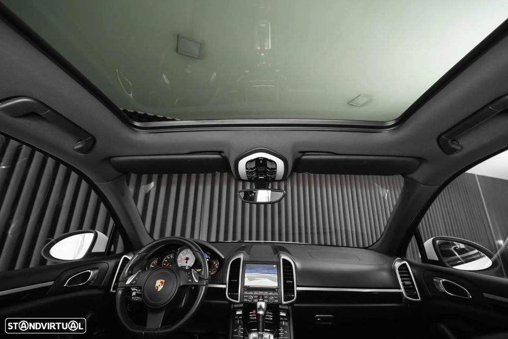 Porsche Cayenne S - 16