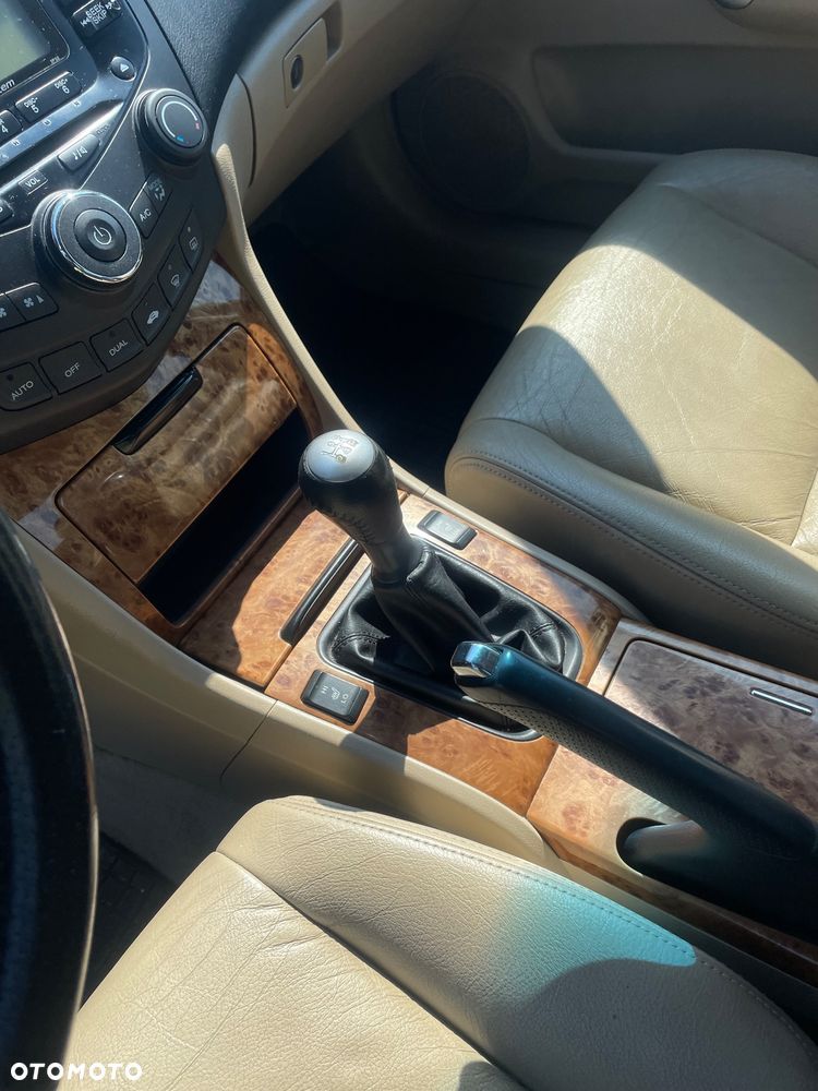 Honda Accord 2.0 Executive - 7