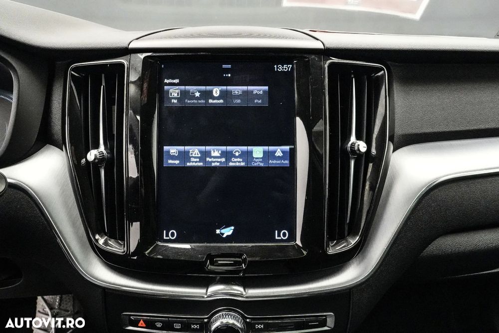Volvo XC 60 T8 Twin Engine AWD Momentum Pro - 22