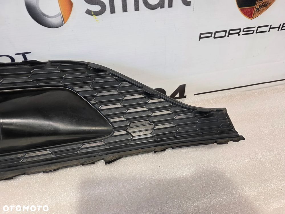 AUDI A5 8W6 LIFT 19- ZWYKŁA LEWA / PRAWA KRATKA BOCZNA ZDERZAKA PRZEDNIEGO PRZÓD NR 8W6807682R / 8W6807681R NR AUKCJI KB22 - 11