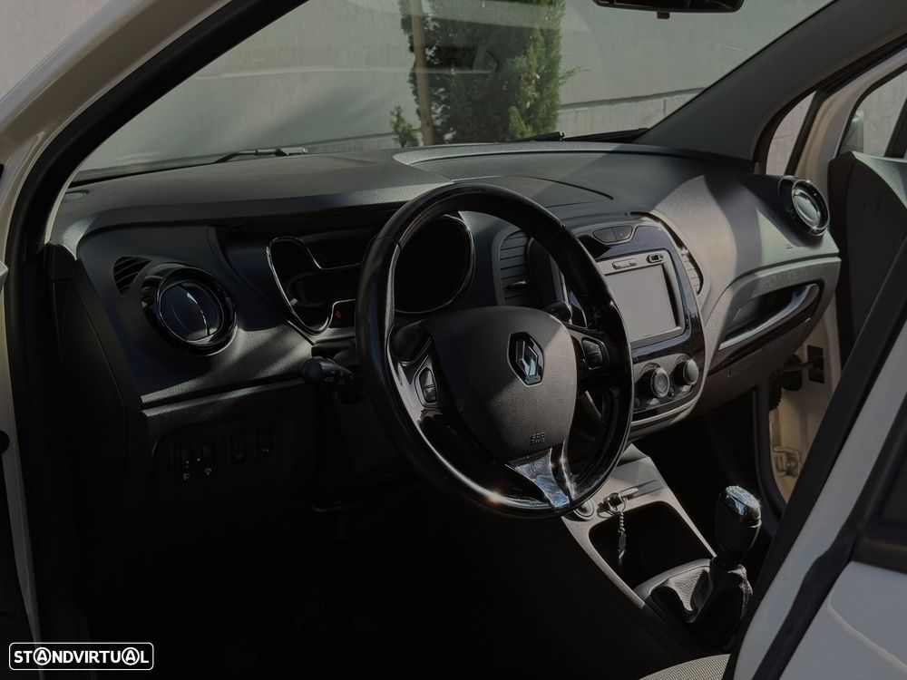 Renault Captur - 36