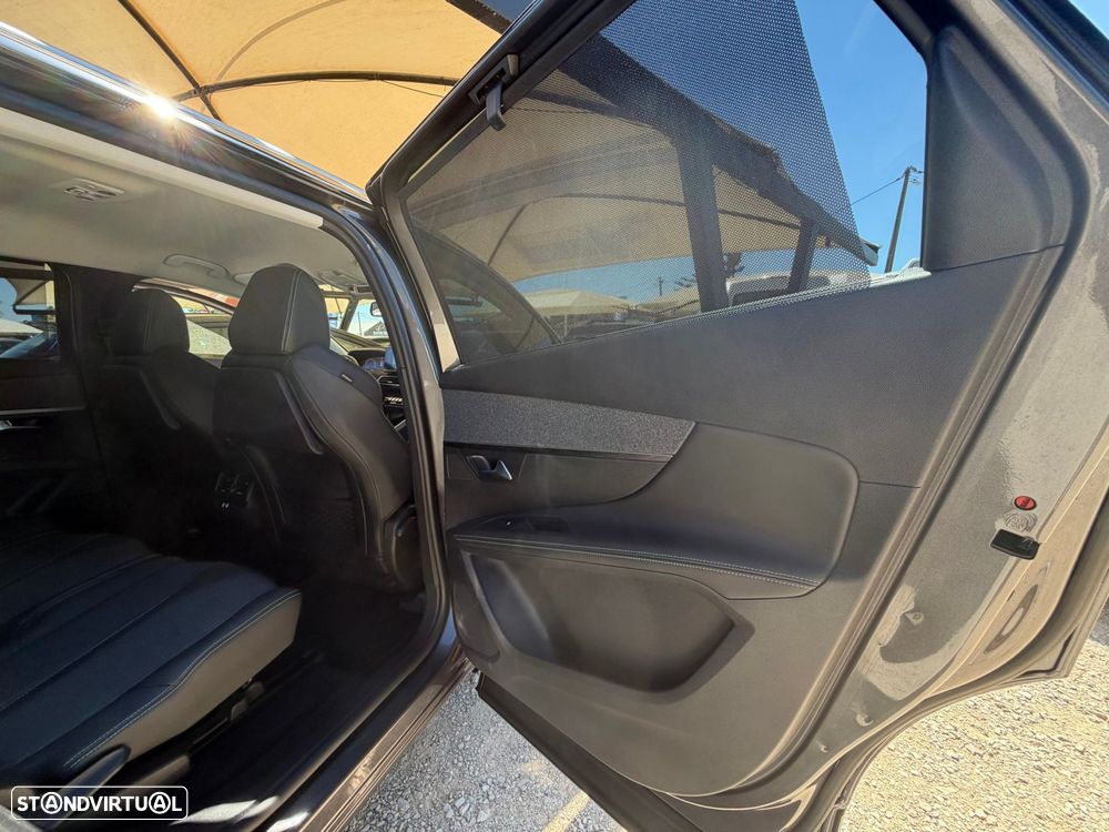 Peugeot 5008 1.5 BlueHDi Allure Pack EAT8 - 28