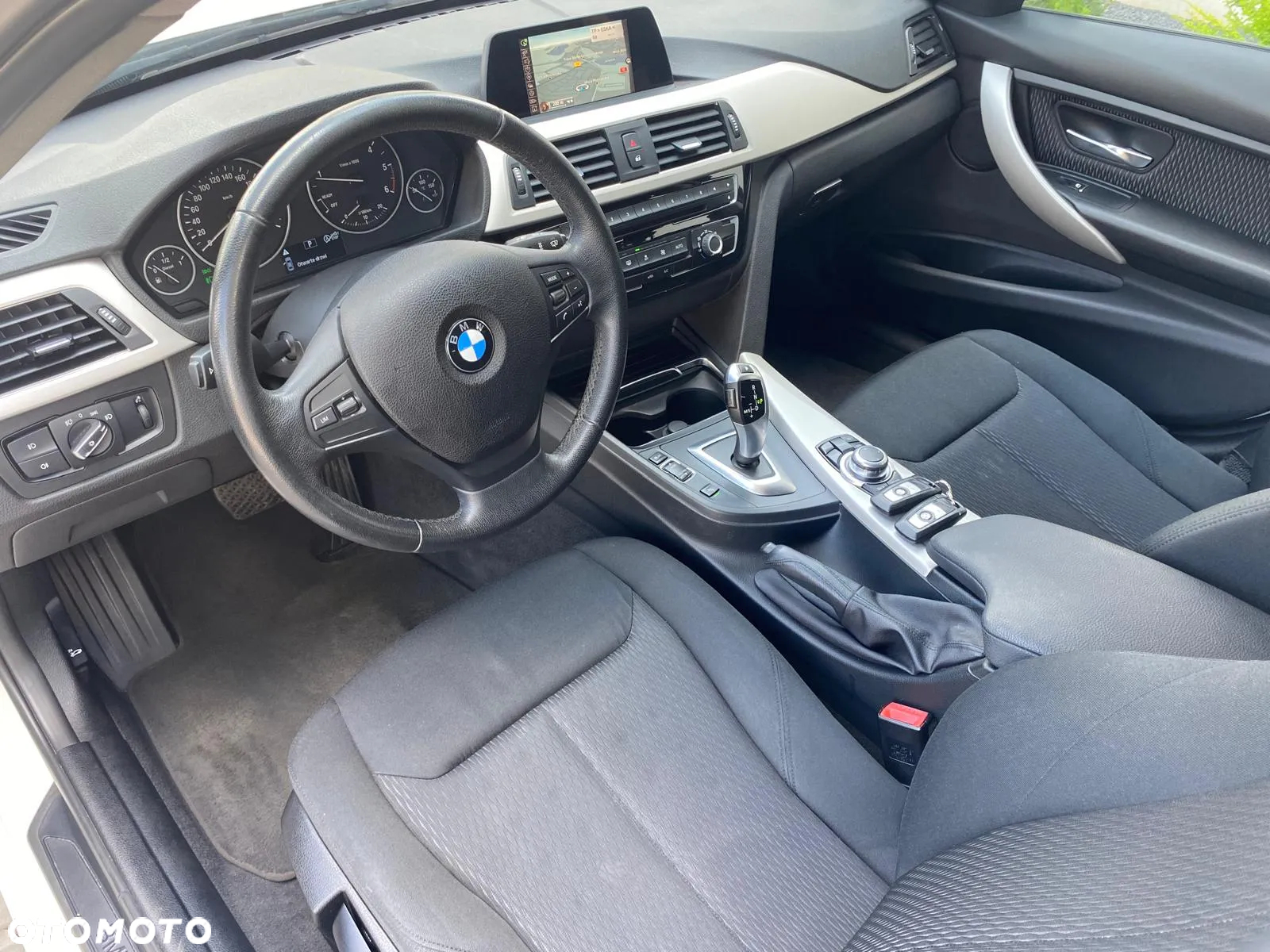 BMW Seria 3 320d Luxury Line - 22