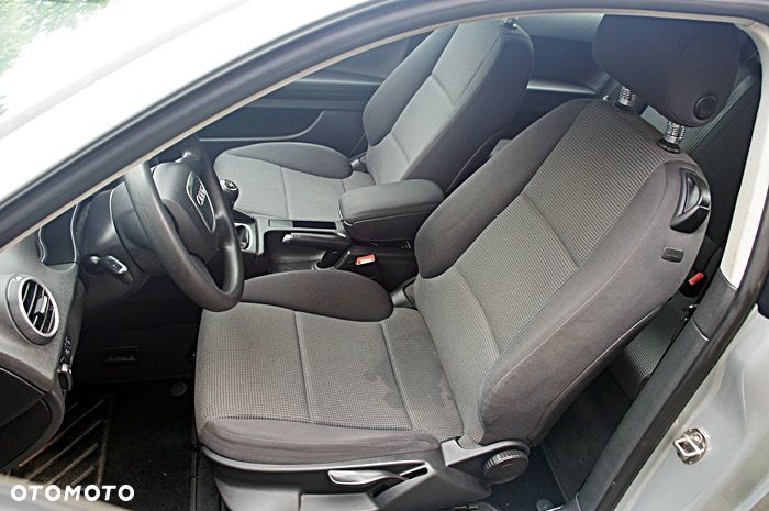 Audi A3 3-drzwiowe 1.6 Ambiente - 17