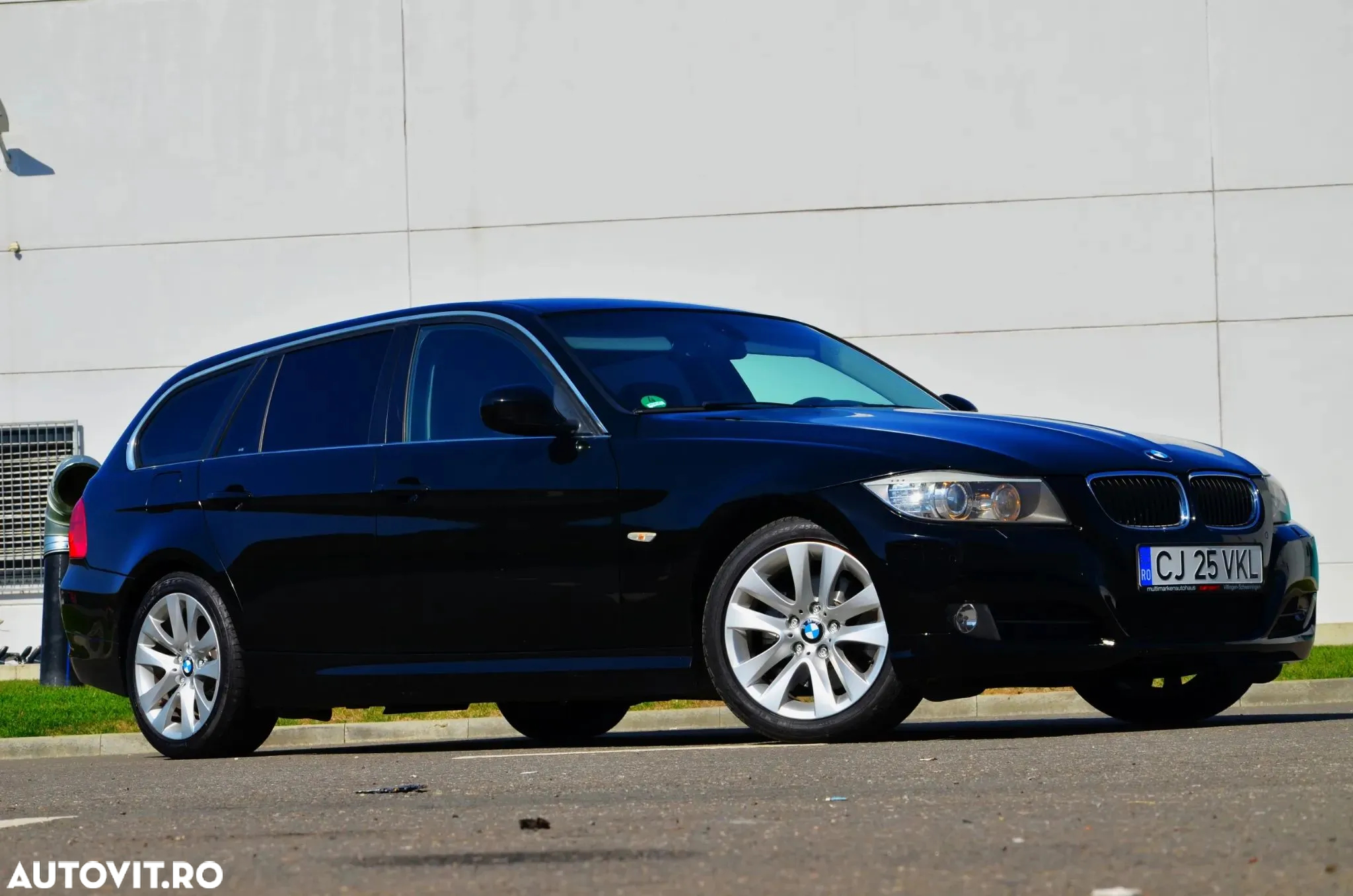 BMW Seria 3 318d DPF Touring Aut. Edition Lifestyle - 4