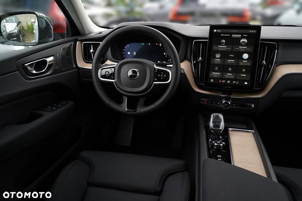 Volvo XC 60 B5 B AWD Plus Dark - 12