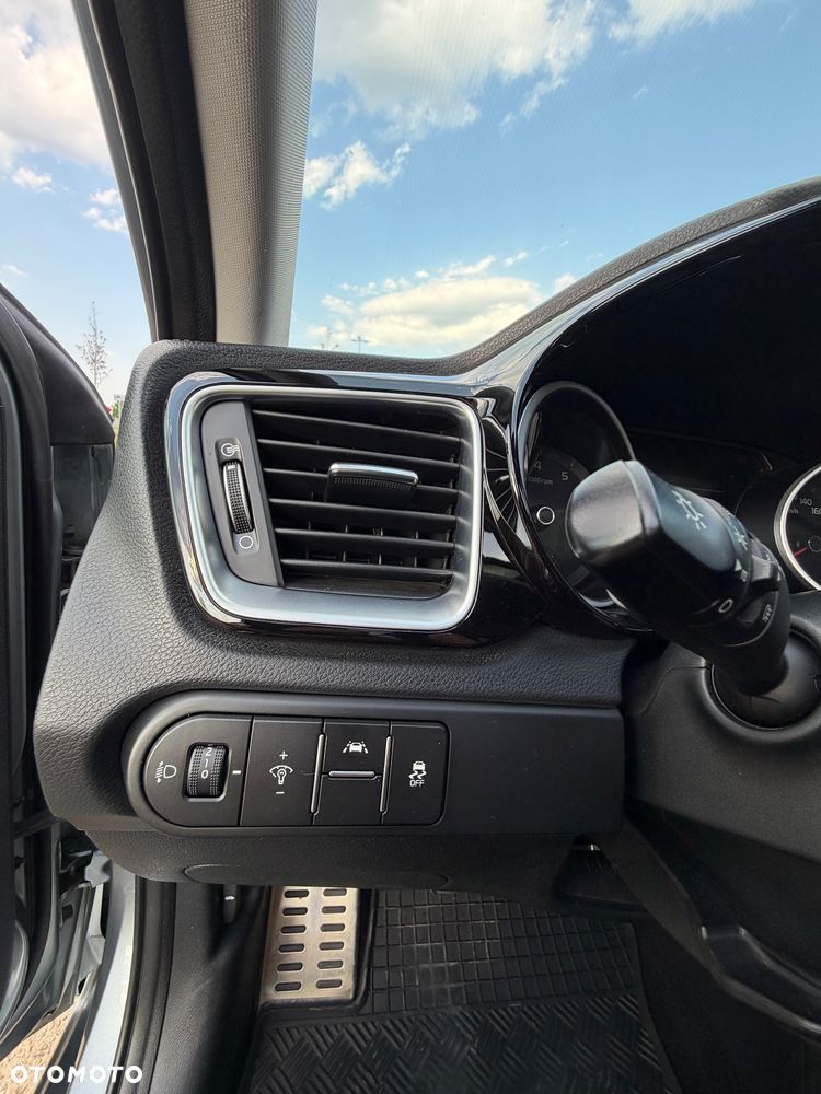 Kia Ceed 1.4 T-GDI L Business Line - 16