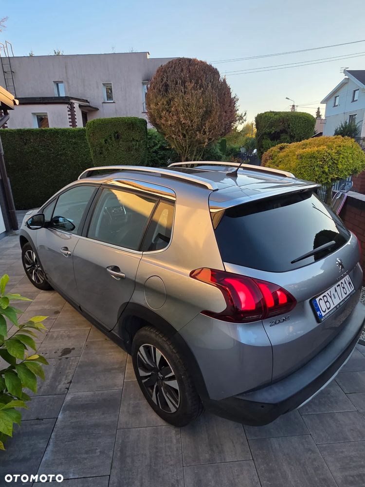 Peugeot 2008 1.2 Pure Tech Allure S&S - 6