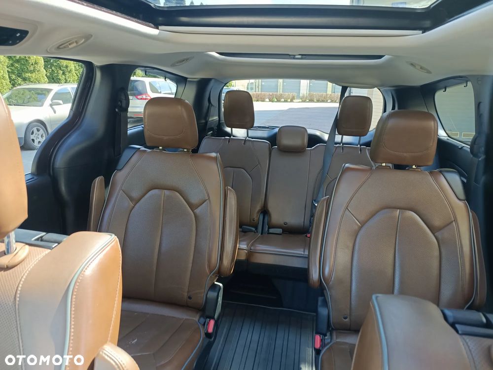 Chrysler Pacifica - 19