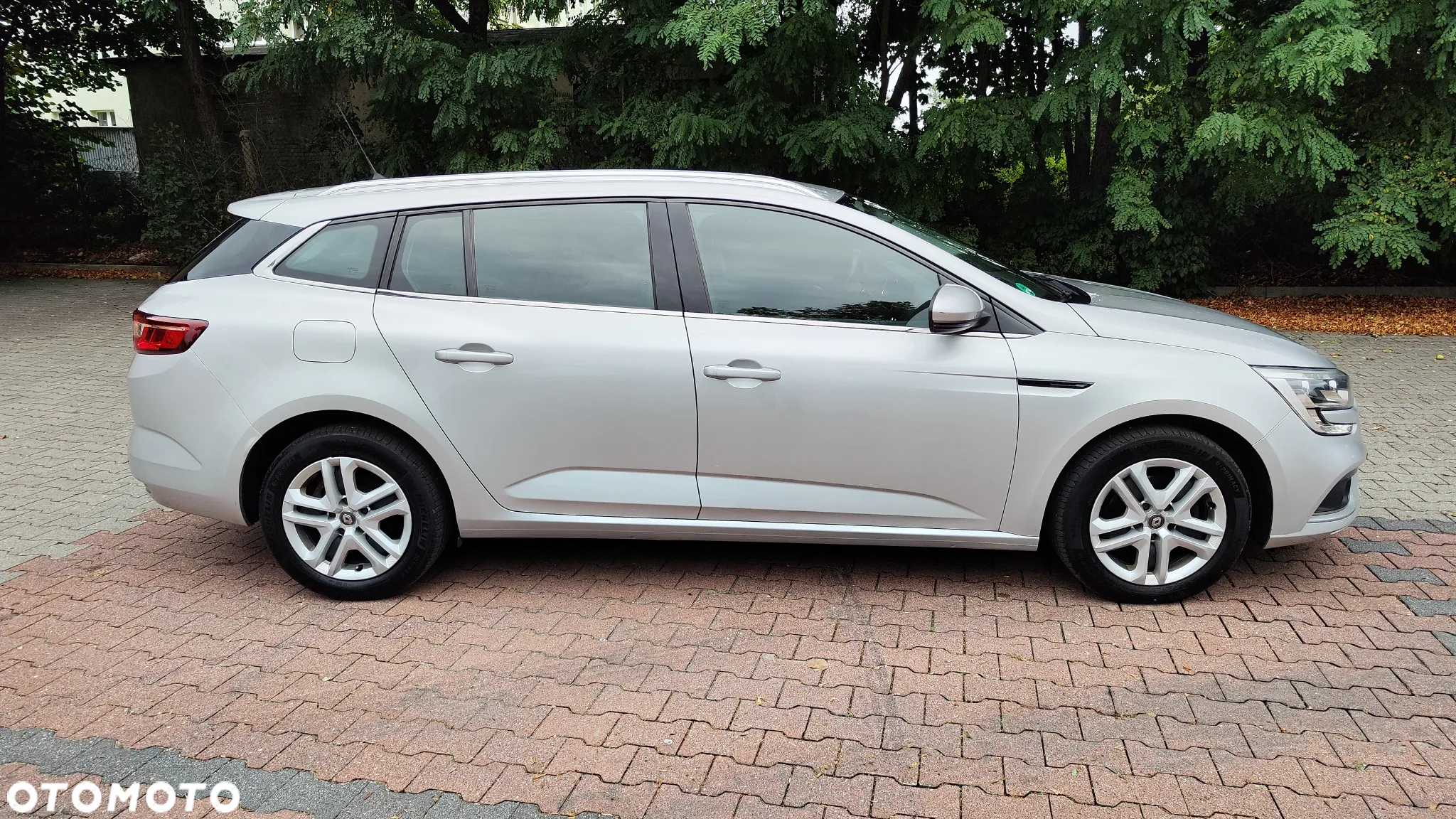 Renault Megane ENERGY TCe 100 EXPERIENCE - 11