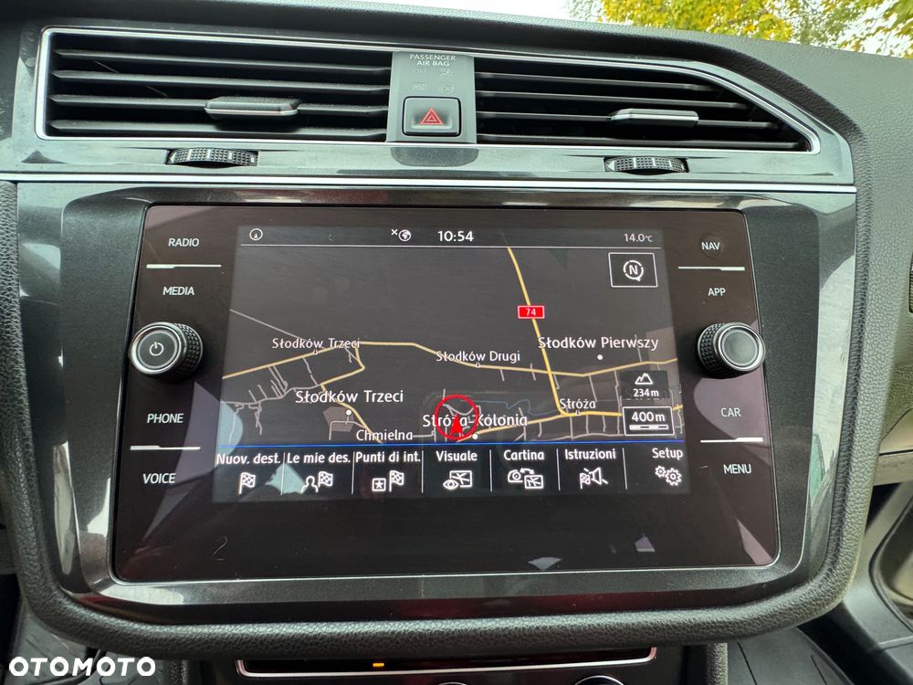 Volkswagen Tiguan - 16
