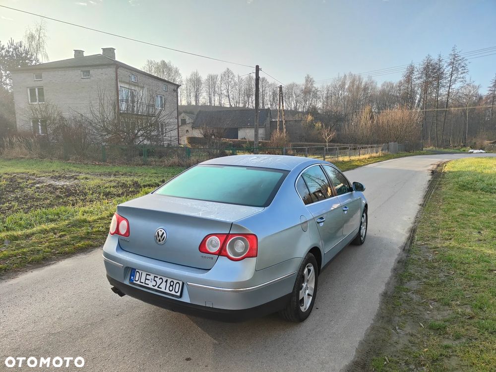 Volkswagen Passat 2.0 FSI Comfortline - 3