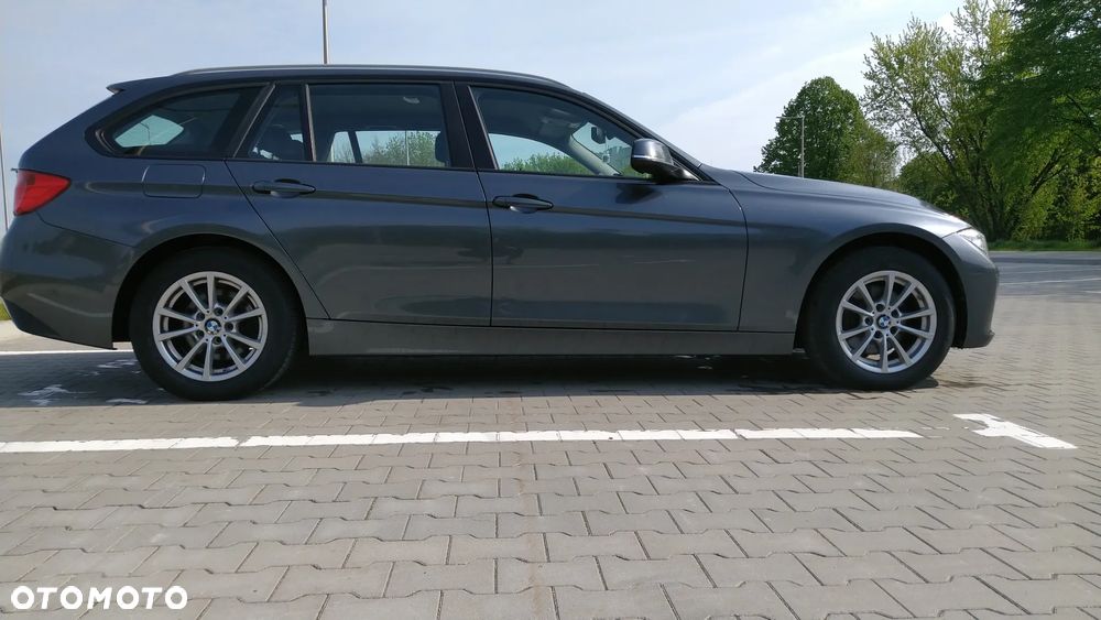 BMW Seria 3 320d xDrive - 11