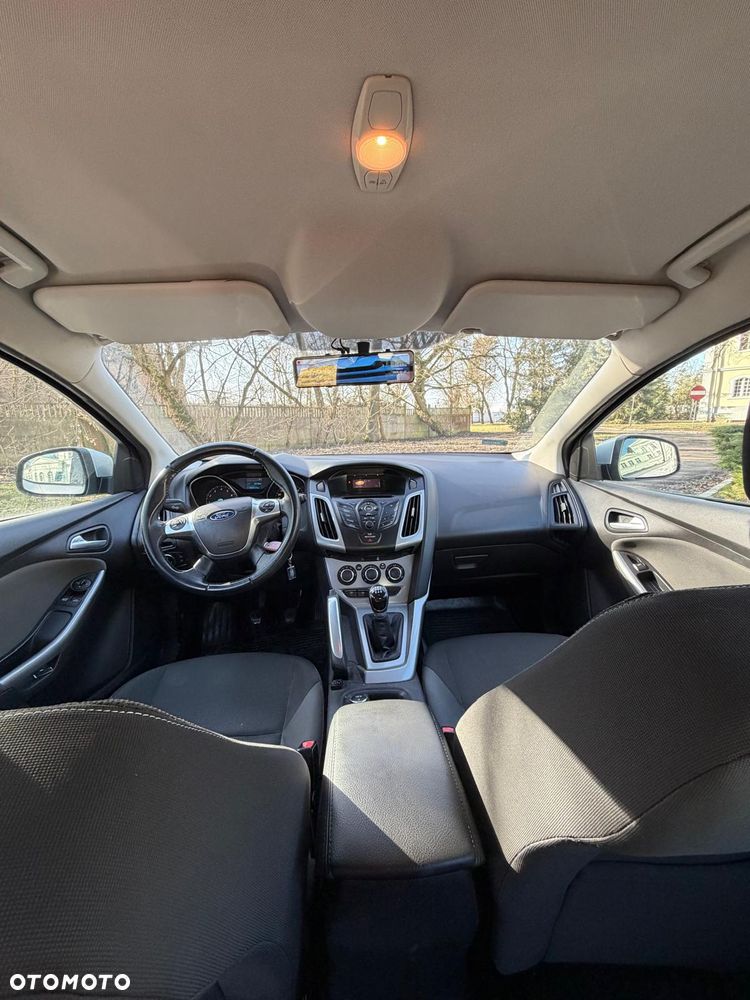 Ford Focus 1.6 Trend - 10