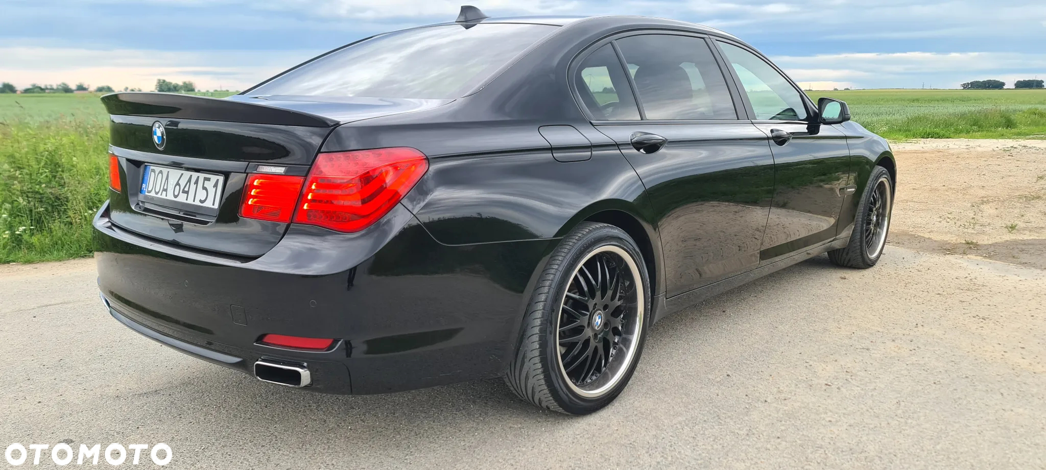 BMW Seria 7 750i L - 3