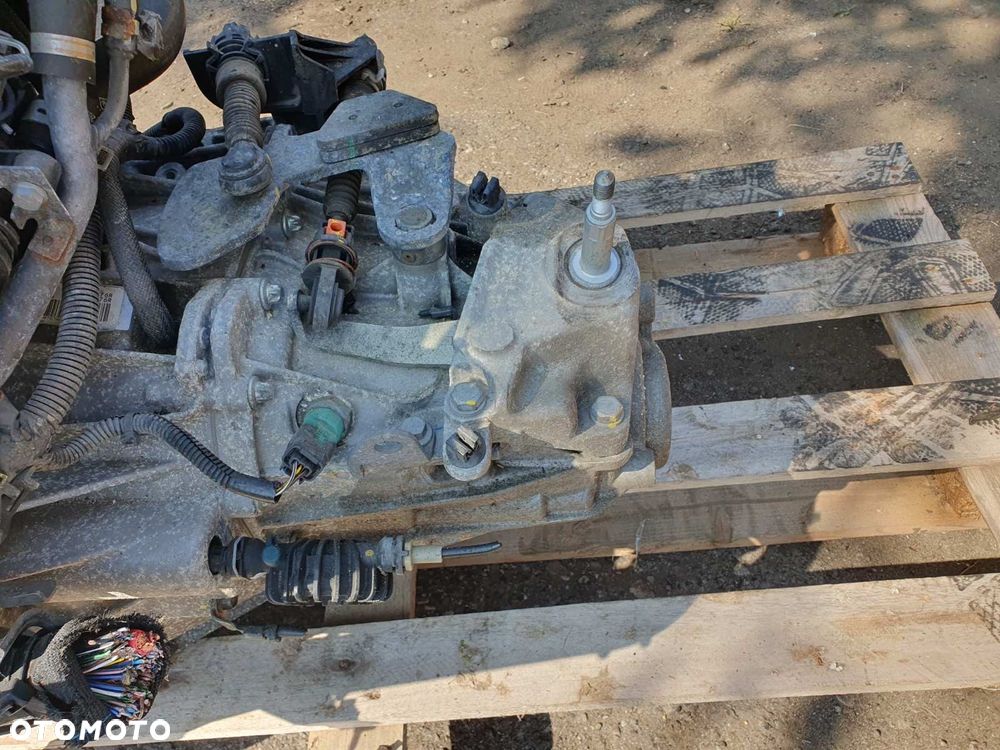 SKRZYNIA BIEGÓW DACIA 1.3 TCE KOD CMTX26 18540R - 2