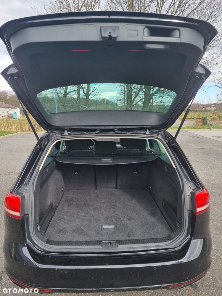 Volkswagen Passat Variant 2.0 TDI (BlueMotion Technology) Comfortline - 11