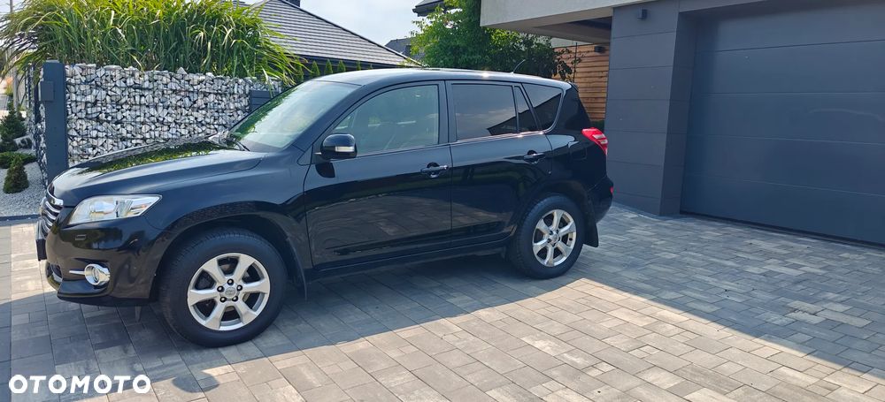 Toyota RAV4 - 4
