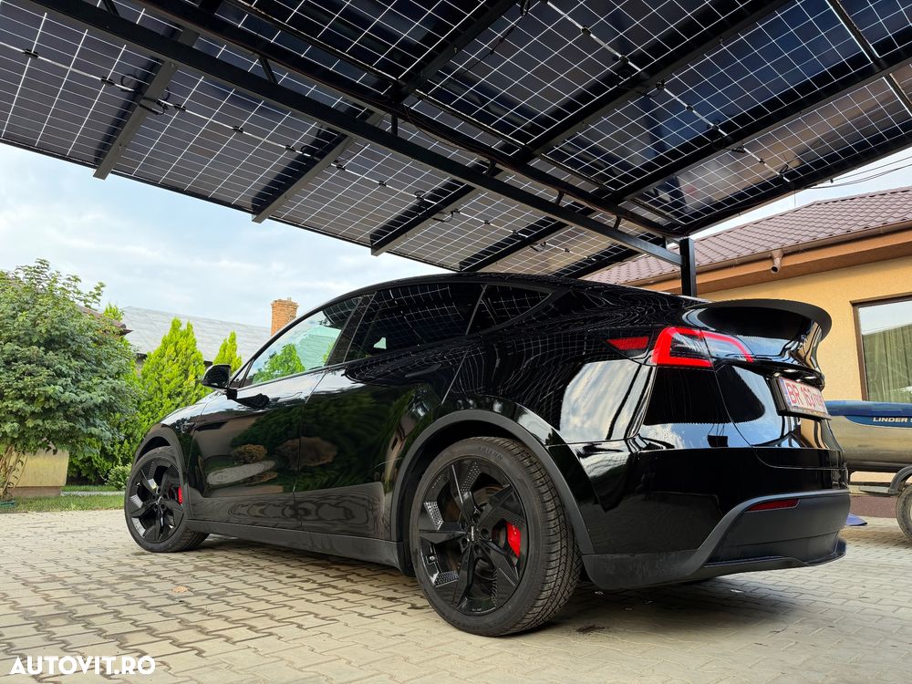 Tesla Model Y 2023 photo 4