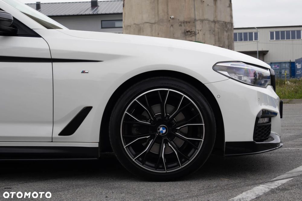 BMW Seria 5 520d xDrive - 17