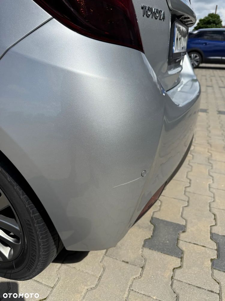 Toyota Yaris 1.33 Premium EU6 - 10