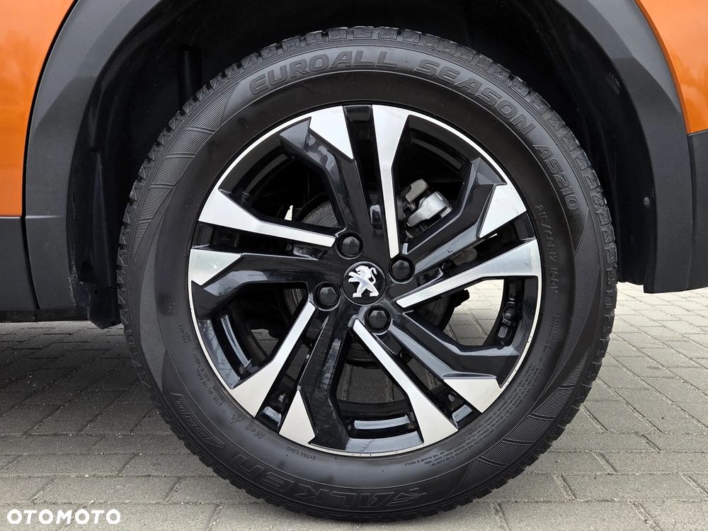 Peugeot 2008 PureTech 100 Allure S&S BVM6 - 12
